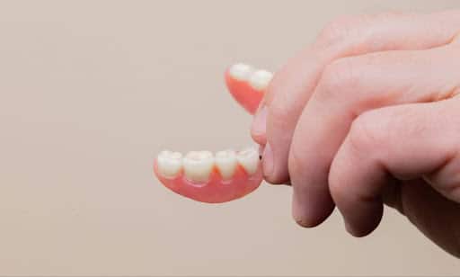 Dentures That Fit Comfortably and Look Natural